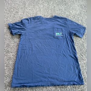 Vineyard Vines tshirt
